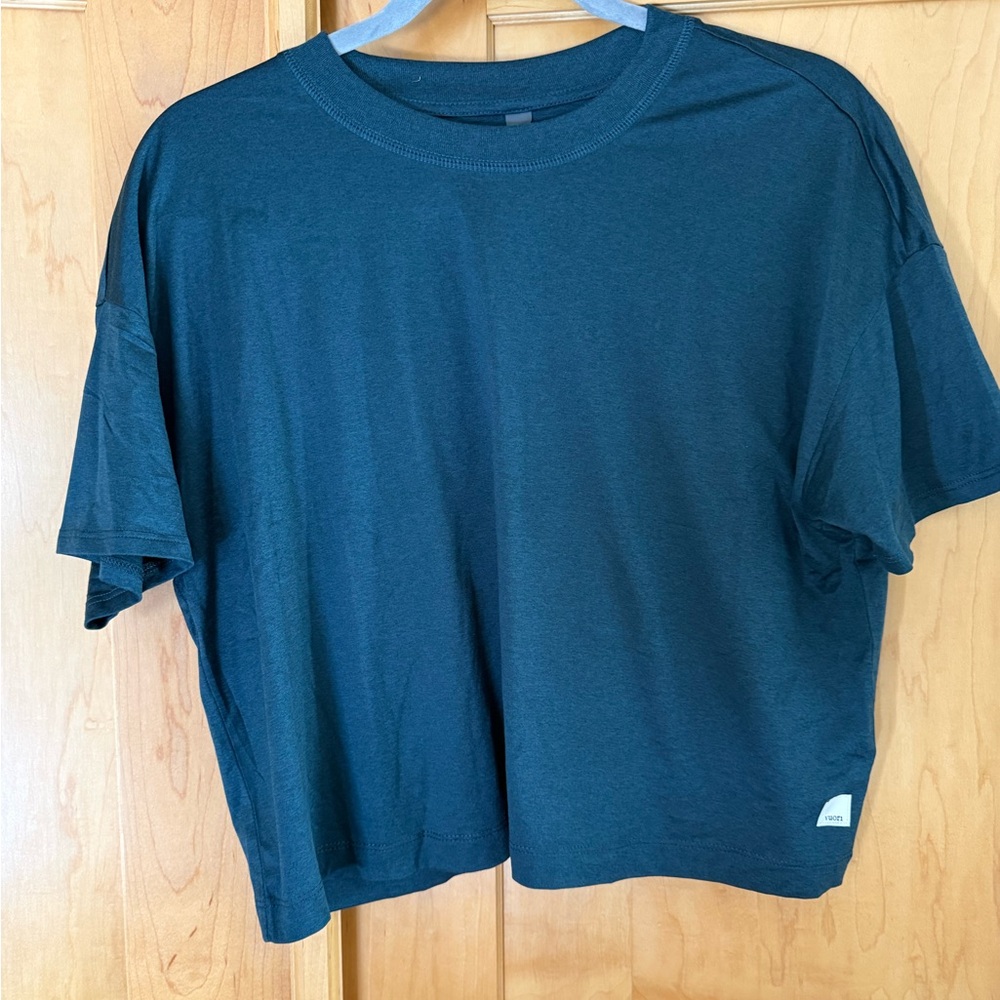 Vuori Teal Short Sleeve Tee